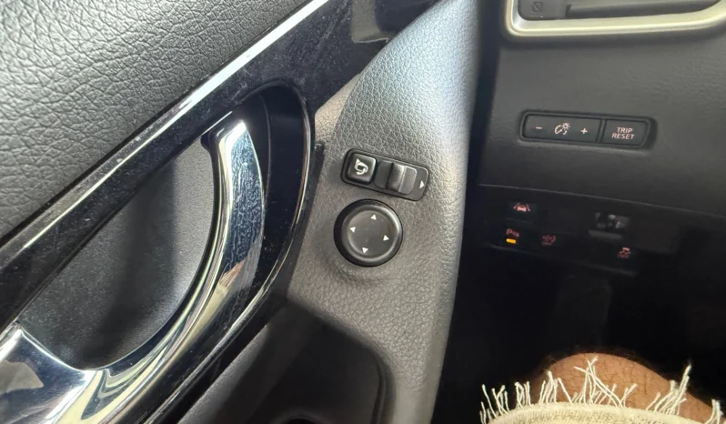 
								Nissan Qashqai 1.5 dCi N-Connecta full									