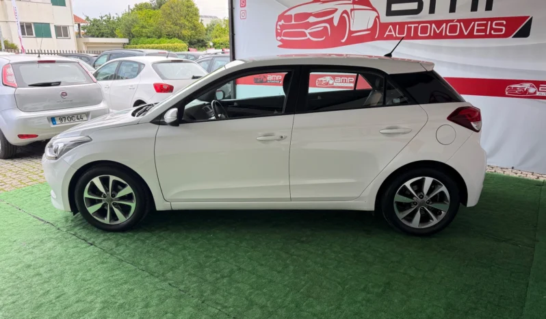 
								Hyundai i20 1.2 Blue LED full									