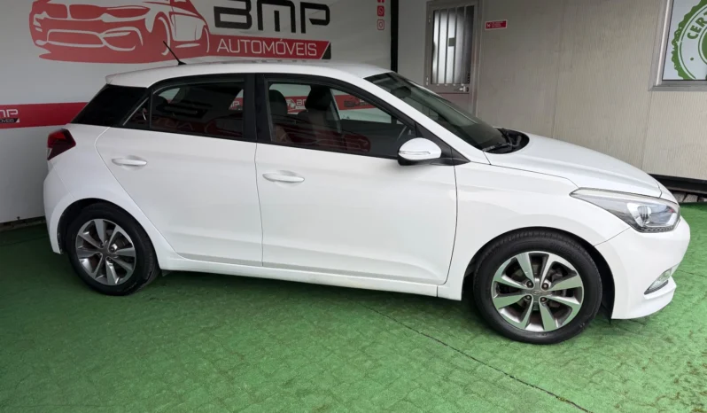 
								Hyundai i20 1.2 Blue LED full									