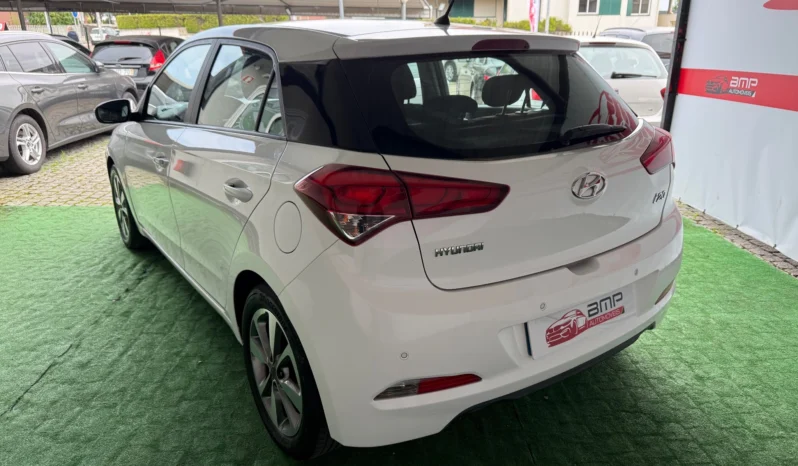 
								Hyundai i20 1.2 Blue LED full									
