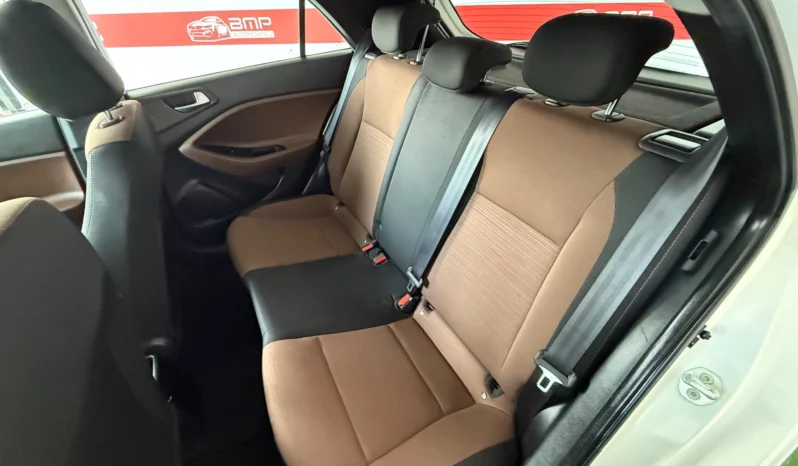 
								Hyundai i20 1.2 Blue LED full									