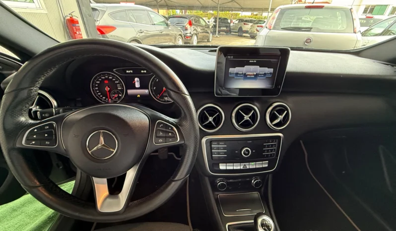 
								Mercedes-Benz A 180 d Fleet Pack Urban full									
