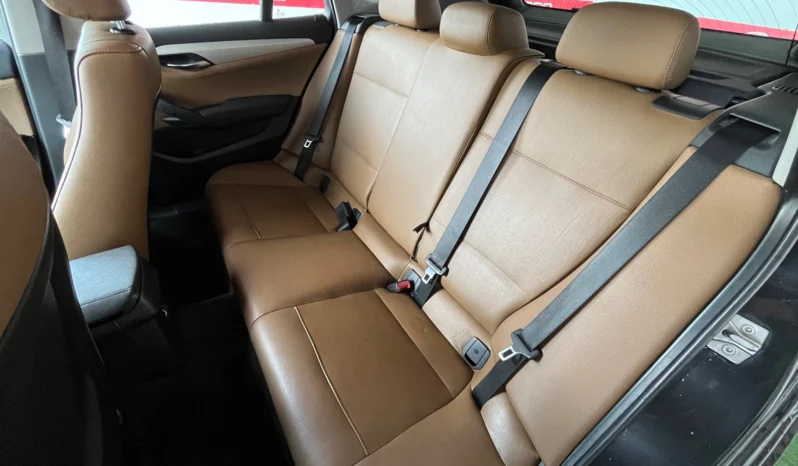 
								BMW X1 20 d sDrive full									
