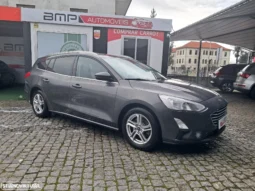 
										Ford Focus SW 1.5 TDCi EcoBlue Vignale full									