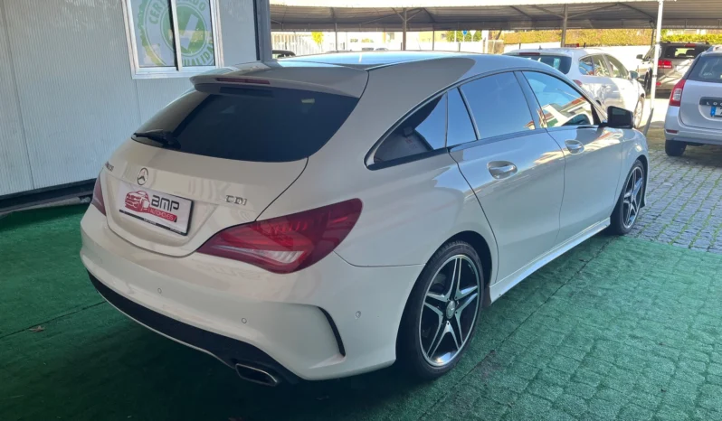 
								Mercedes-Benz CLA 200 d Shooting Brake AMG Line full									