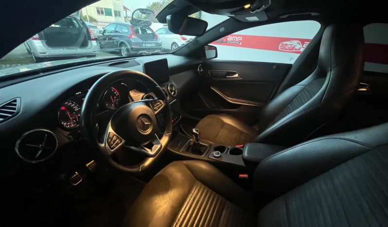 
								Mercedes-Benz CLA 200 d Shooting Brake AMG Line full									
