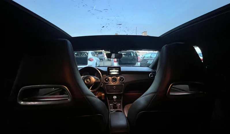 
								Mercedes-Benz CLA 200 d Shooting Brake AMG Line full									