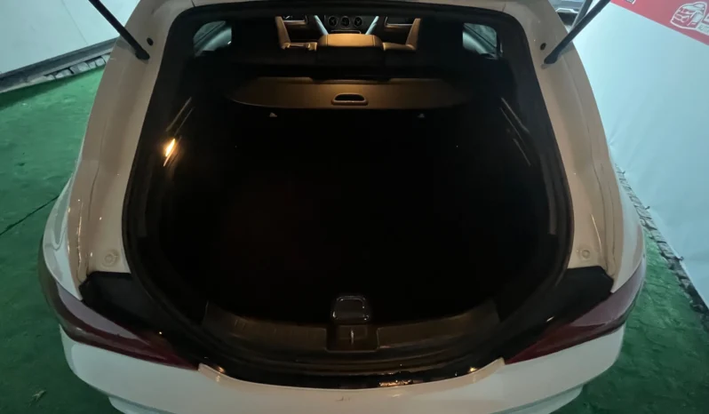 
								Mercedes-Benz CLA 200 d Shooting Brake AMG Line full									