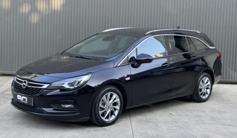
								Opel Astra Sports Tourer full									