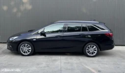 
										Opel Astra Sports Tourer full									