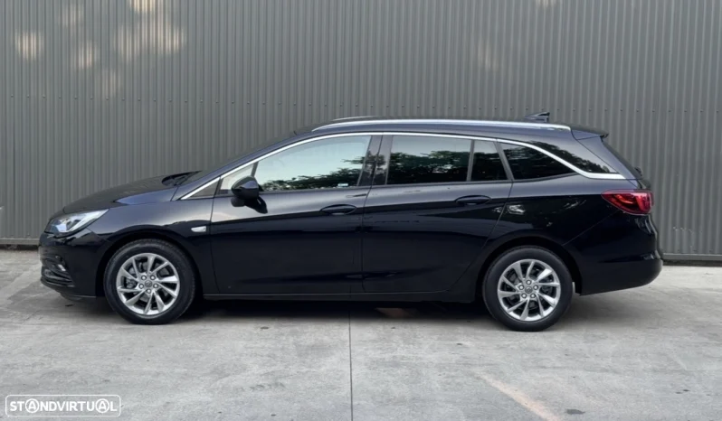 
								Opel Astra Sports Tourer full									