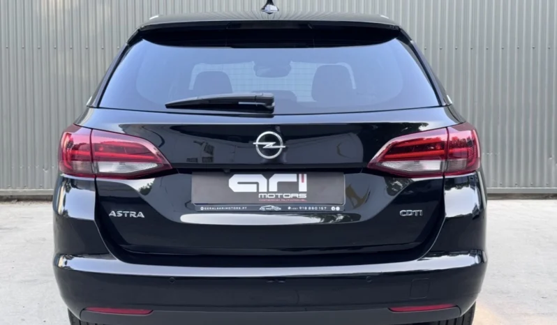 
								Opel Astra Sports Tourer full									