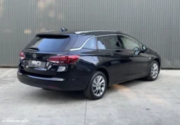 
										Opel Astra Sports Tourer full									