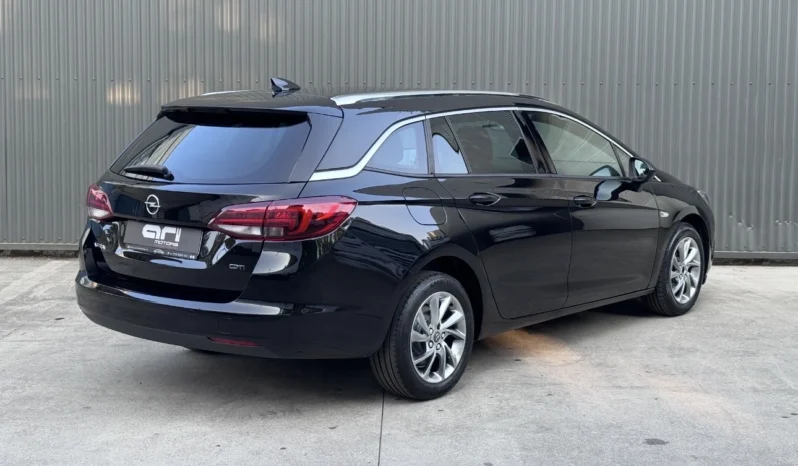 
								Opel Astra Sports Tourer full									