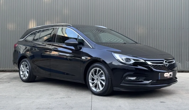 
								Opel Astra Sports Tourer full									