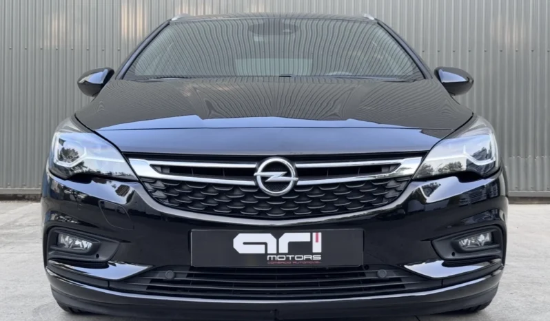 
								Opel Astra Sports Tourer full									