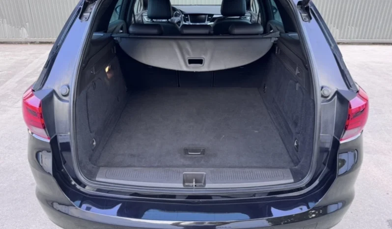 
								Opel Astra Sports Tourer full									