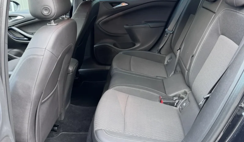 
								Opel Astra Sports Tourer full									