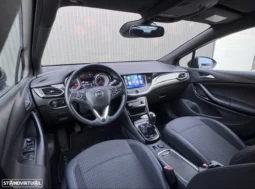 
										Opel Astra Sports Tourer full									