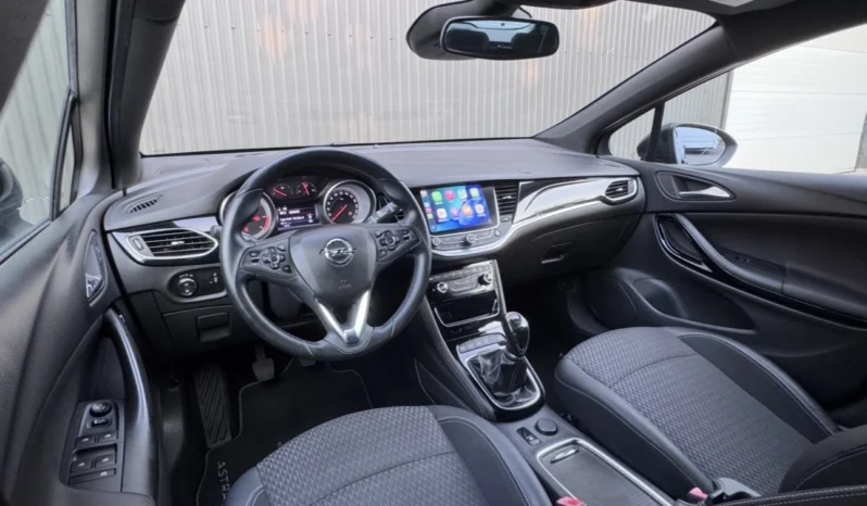 
								Opel Astra Sports Tourer full									