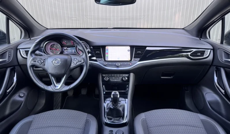 
								Opel Astra Sports Tourer full									