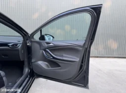 
										Opel Astra Sports Tourer full									