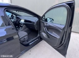 
										Opel Astra Sports Tourer full									