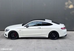
										Mercedes-Benz C 43 AMG 4Matic 9G-TRONIC Night Edition full									
