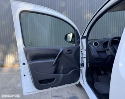 
										Renault Kangoo full									