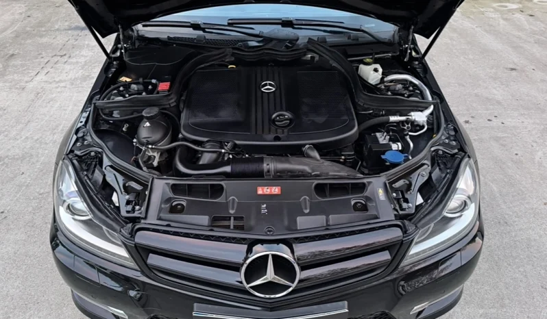 
								Mercedes-Benz C 220 CDI 7G-TRONIC Edition full									