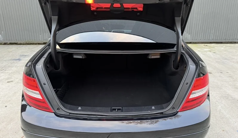 
								Mercedes-Benz C 220 CDI 7G-TRONIC Edition full									