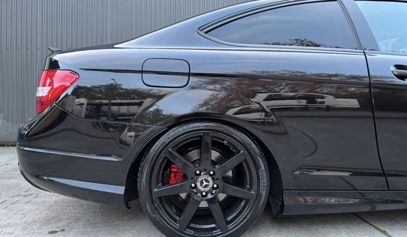
								Mercedes-Benz C 220 CDI 7G-TRONIC Edition full									