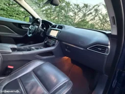 
										Jaguar F-Pace 2.0 i4D Prestige AWD Aut. full									