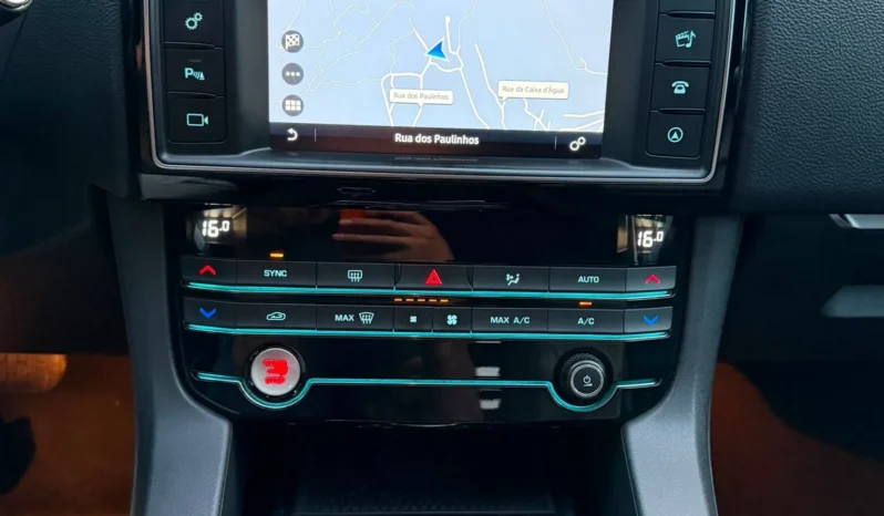
								Jaguar F-Pace 2.0 i4D Prestige AWD Aut. full									