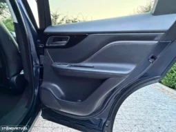 
										Jaguar F-Pace 2.0 i4D Prestige AWD Aut. full									