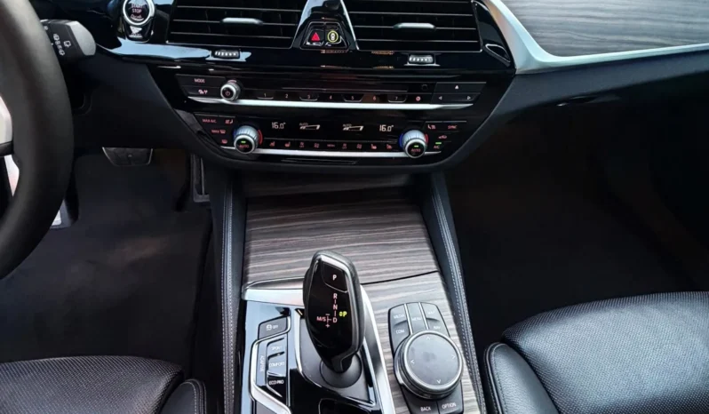 
								BMW 520 d Aut. M Sport Edition full									