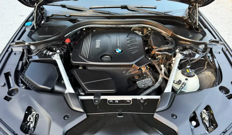 
								BMW 520 d Aut. M Sport Edition full									