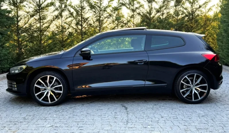 
								VW Scirocco 2.0 TDI Sport full									
