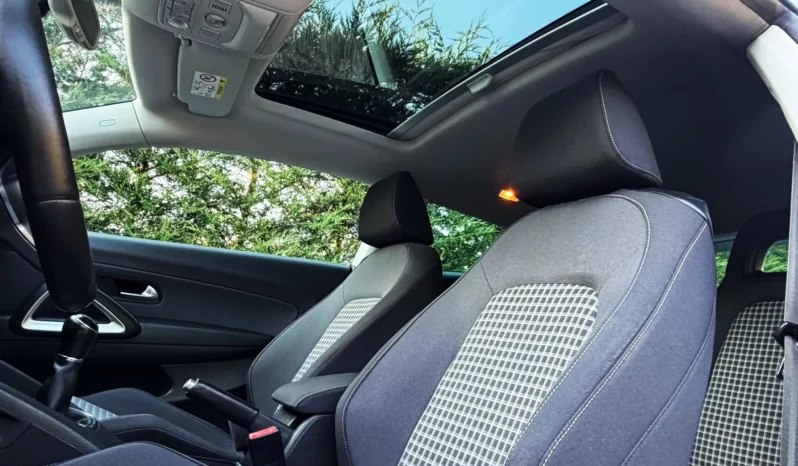 
								VW Scirocco 2.0 TDI Sport full									