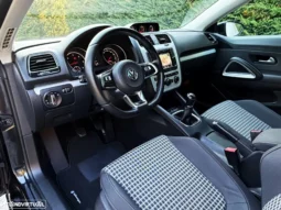 
										VW Scirocco 2.0 TDI Sport full									