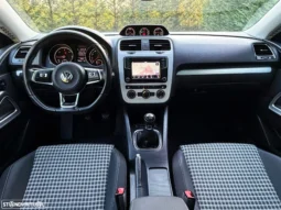 
										VW Scirocco 2.0 TDI Sport full									
