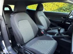 
										VW Scirocco 2.0 TDI Sport full									
