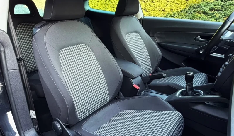
								VW Scirocco 2.0 TDI Sport full									