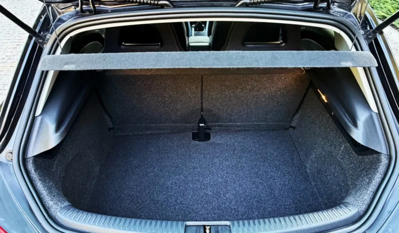 
								VW Scirocco 2.0 TDI Sport full									