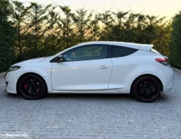
										Renault Mégane 2.0 T 16V F1 Team R-26 full									
