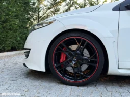 
										Renault Mégane 2.0 T 16V F1 Team R-26 full									