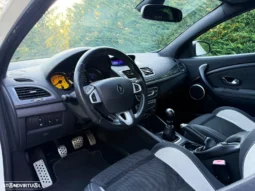 
										Renault Mégane 2.0 T 16V F1 Team R-26 full									