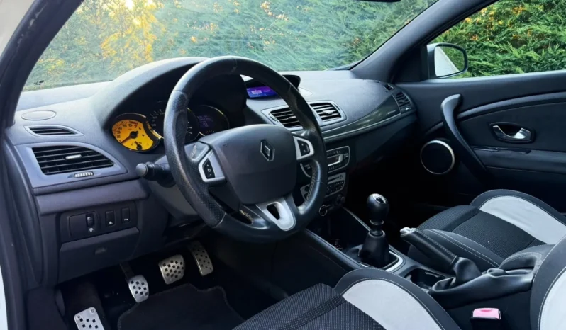 
								Renault Mégane 2.0 T 16V F1 Team R-26 full									