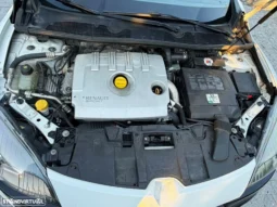 
										Renault Mégane 2.0 T 16V F1 Team R-26 full									