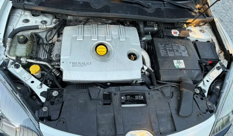 
								Renault Mégane 2.0 T 16V F1 Team R-26 full									